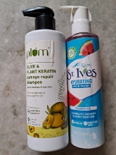 Picture of St.Ives Hydrating face wash
