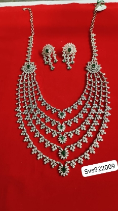 Picture of Emerald Elegance Necklace