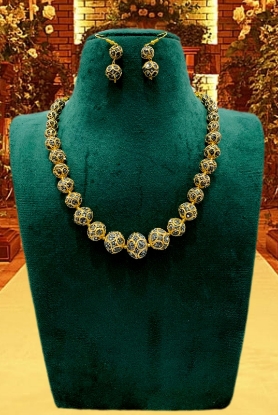 Picture of Royal Orb Necklace Set