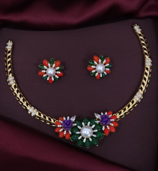 Picture of Heritage Glow Necklace