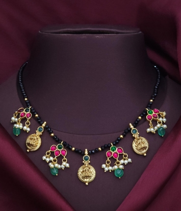 Picture of Divine Glow Necklace