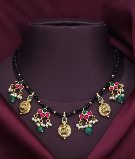 Picture of Divine Glow Necklace
