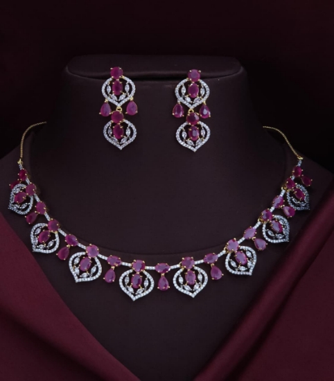 Picture of Scarlet Majesty Necklace