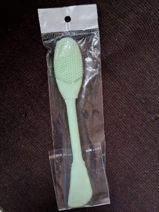 Picture of Face Mask Brush
