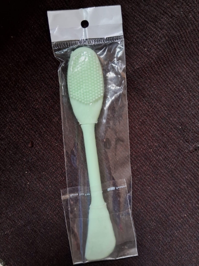 Picture of Face Mask Brush