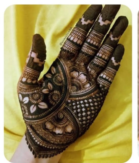 Picture of MEHNDI DESIGNER